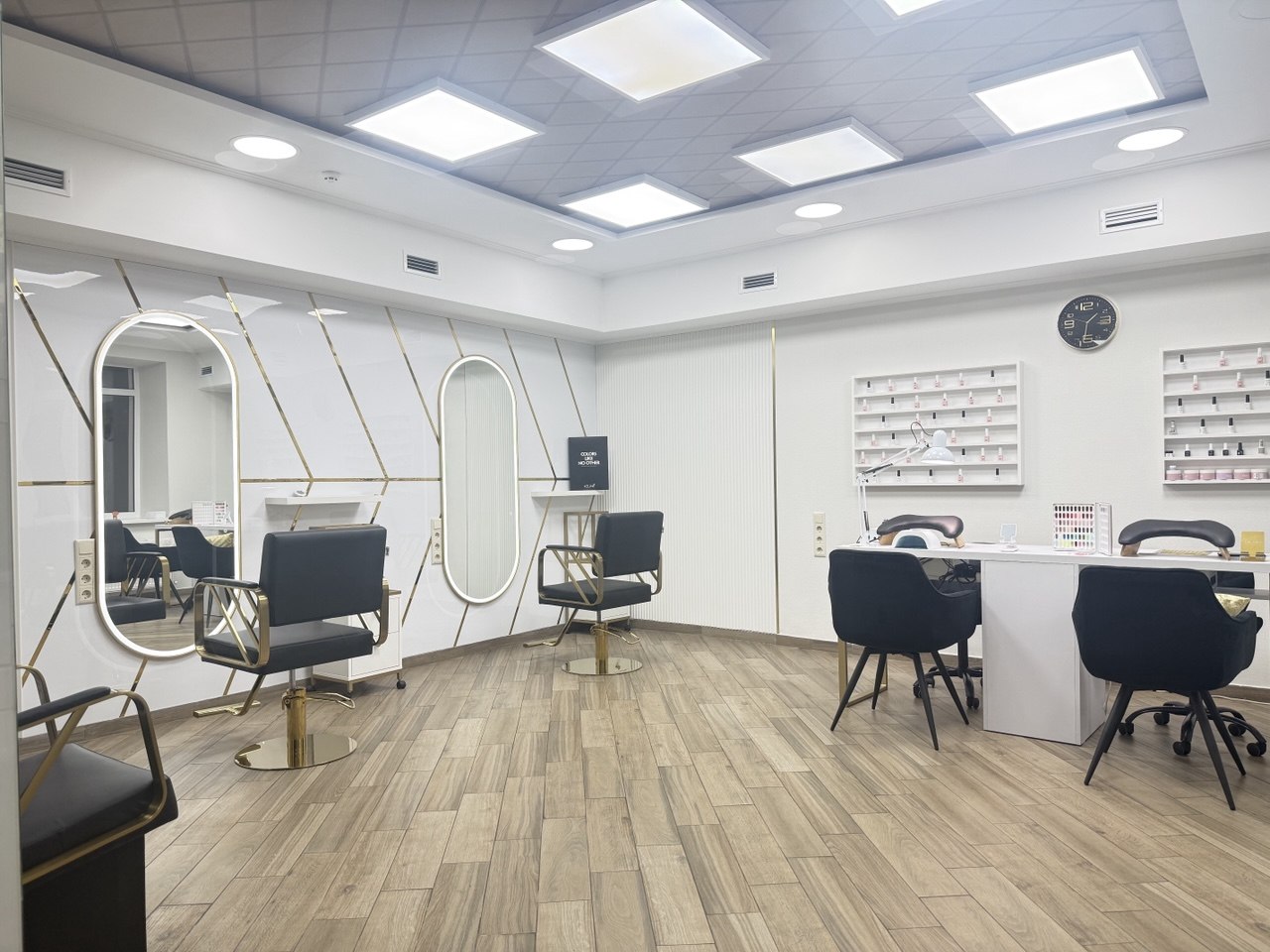Zona de lucru Mirelle Beauty Studio